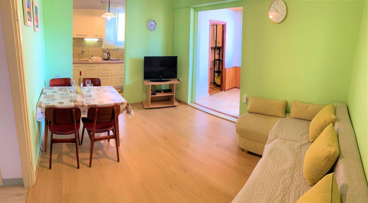 Roko Apartment House Примоштен Экстерьер фото