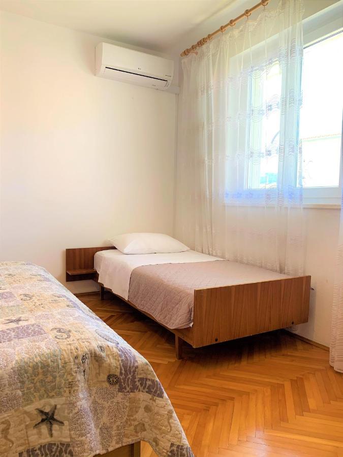 Roko Apartment House Примоштен Экстерьер фото