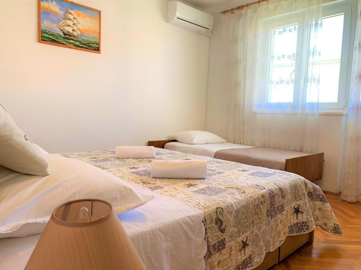 Roko Apartment House Примоштен Экстерьер фото
