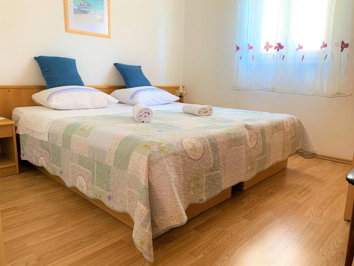 Roko Apartment House Примоштен Экстерьер фото