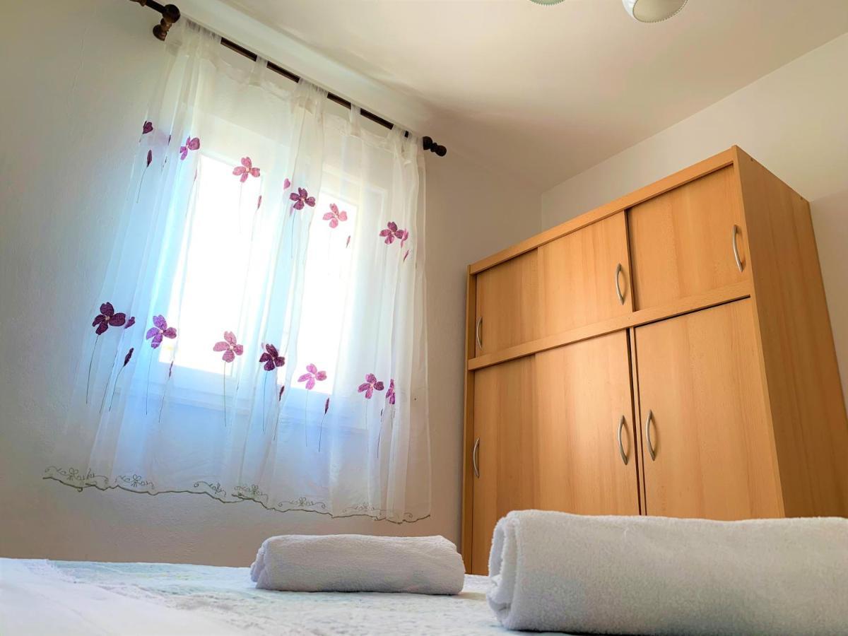 Roko Apartment House Примоштен Экстерьер фото