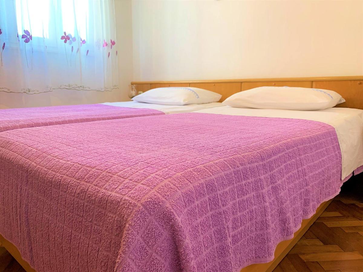 Roko Apartment House Примоштен Экстерьер фото