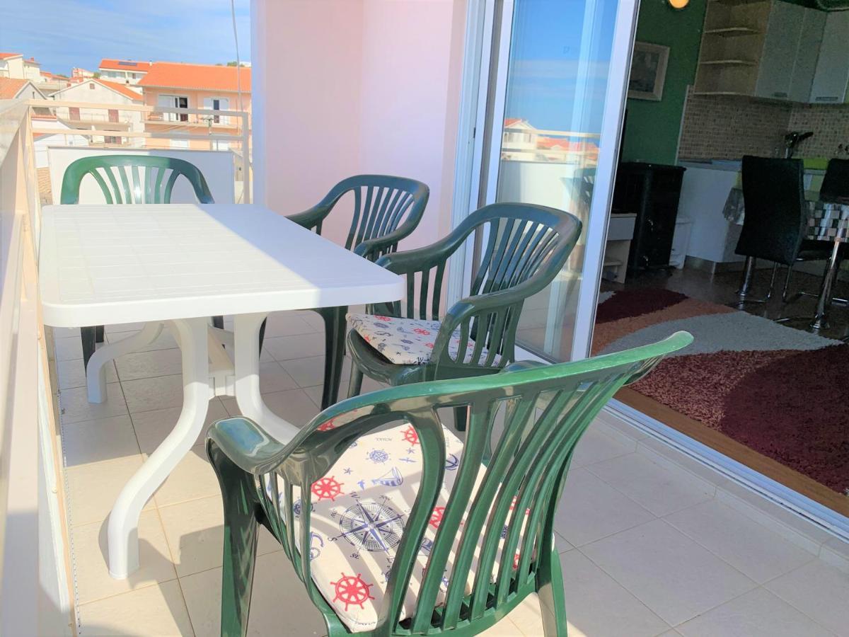 Roko Apartment House Примоштен Экстерьер фото
