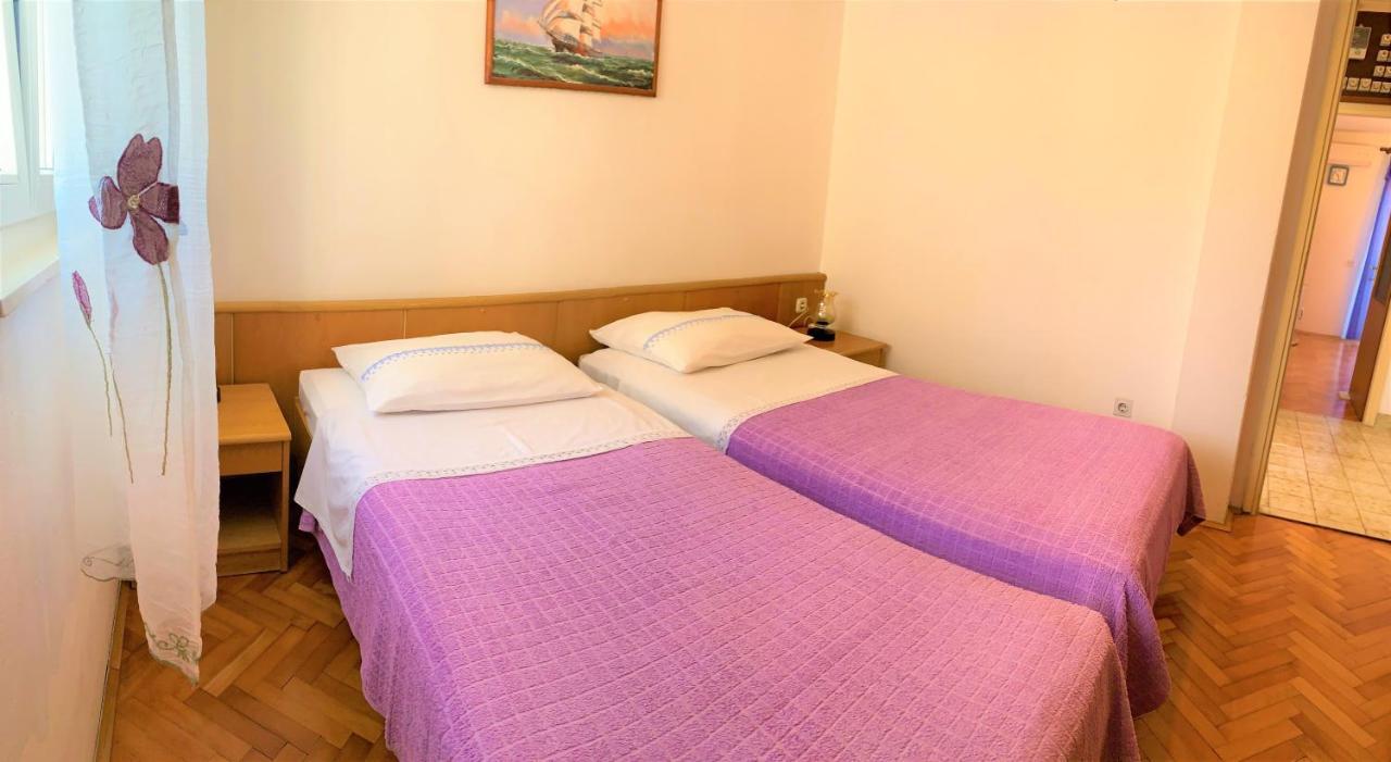 Roko Apartment House Примоштен Экстерьер фото