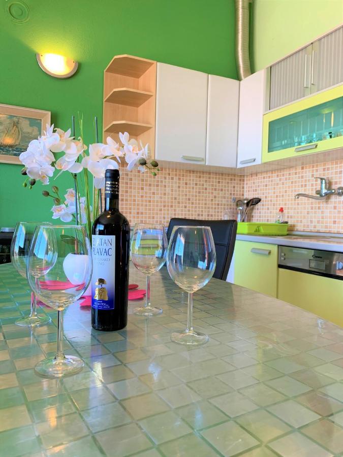 Roko Apartment House Примоштен Экстерьер фото