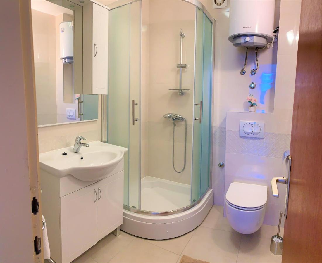 Roko Apartment House Примоштен Экстерьер фото