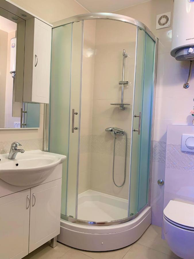 Roko Apartment House Примоштен Экстерьер фото