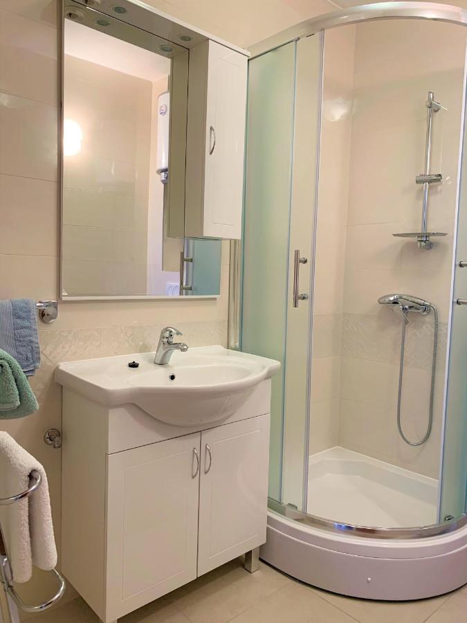 Roko Apartment House Примоштен Экстерьер фото