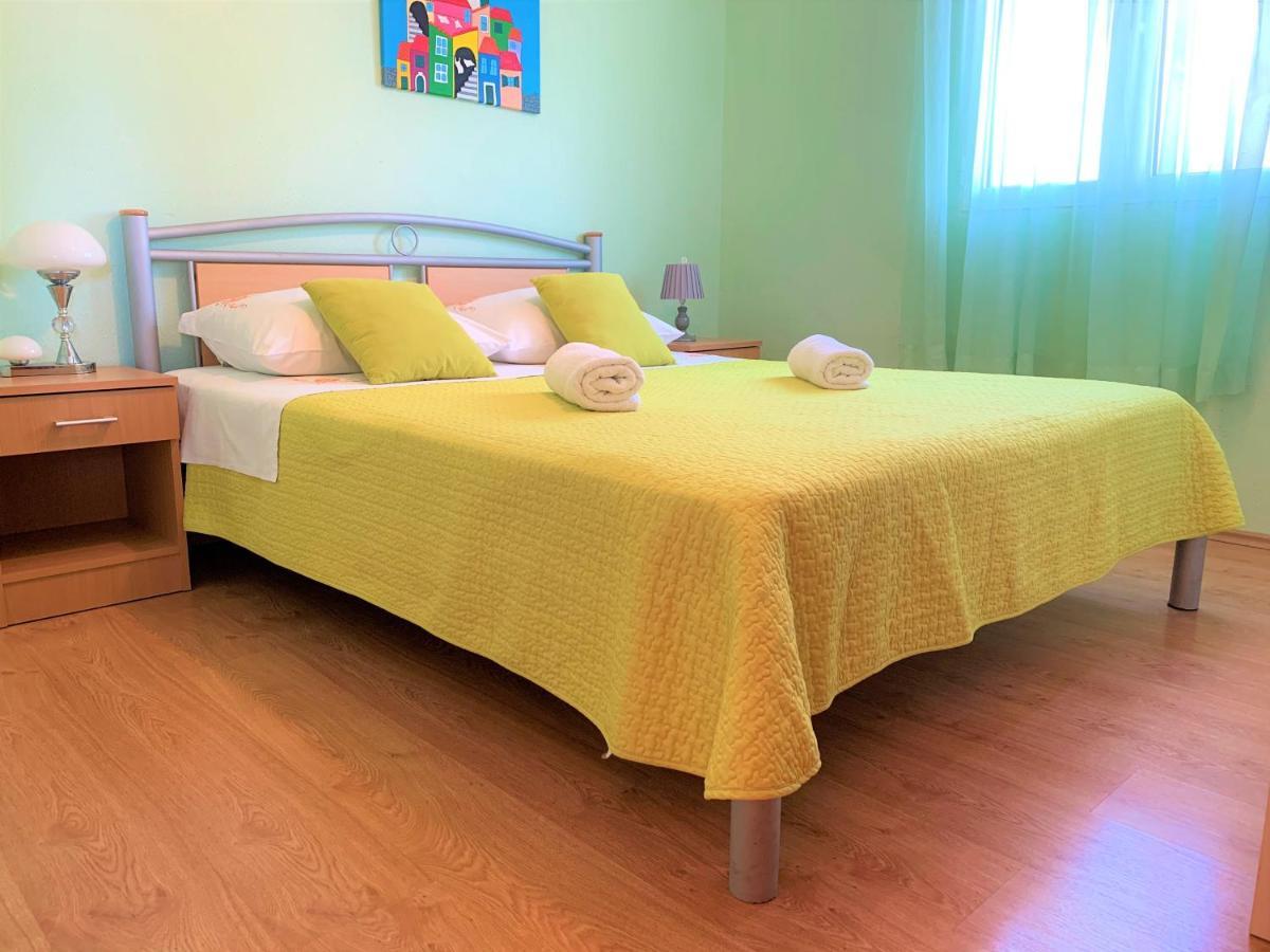 Roko Apartment House Примоштен Экстерьер фото