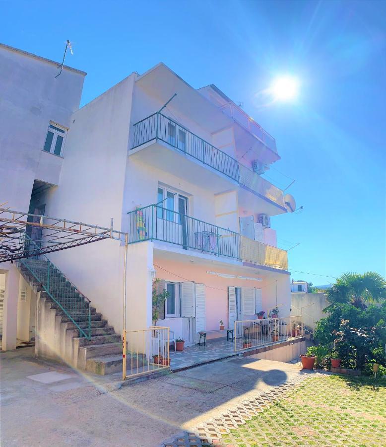 Roko Apartment House Примоштен Экстерьер фото